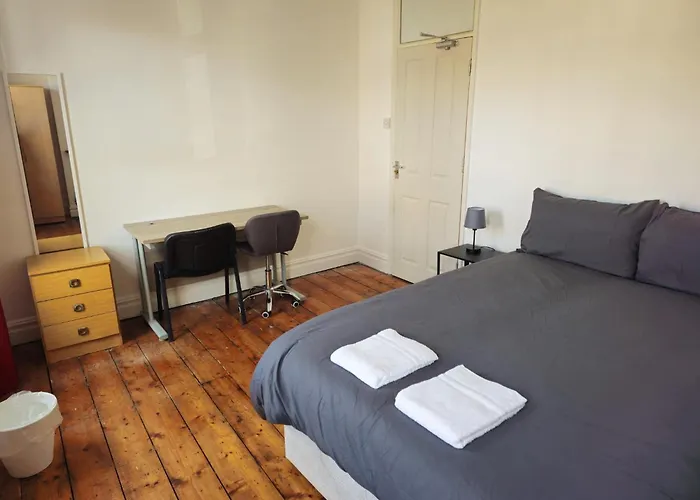 Privatunterkunft Delightful By Gloucester Road