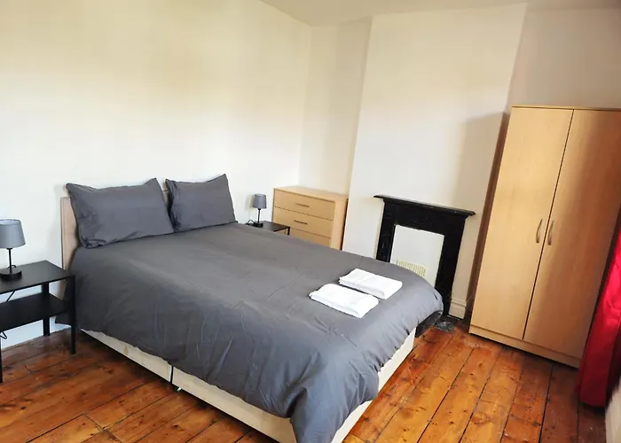 Privatunterkunft Delightful By Gloucester Road *