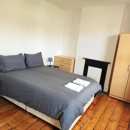 Privatunterkunft Delightful By Gloucester Road *